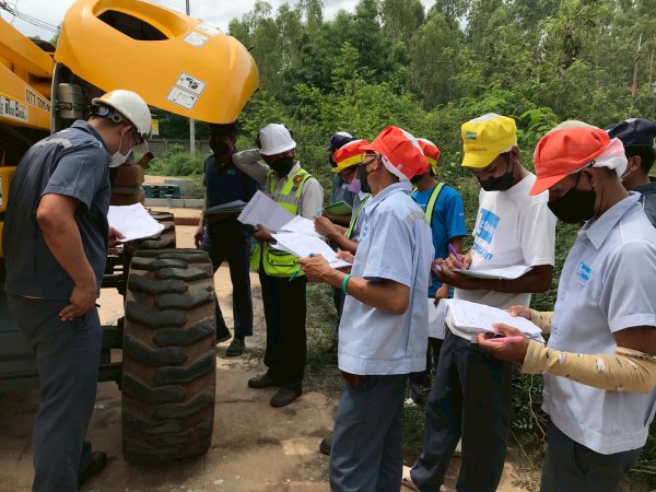 หลักสูตรรถกระเช้า X-Lift และ Boom Lift - ไทย พรอสเพอริตี้ เทรนนิ่ง แอนด์ เซอร์วิส จำกัด - Thai Prosperity Training & Service Co.,Ltd. | บริการฝึกอบรมทักษะด้านความปลอดภัยในโรงงานอุตสาหกรรมทั่วประเทศ สอนโดยวิทยากรผู้เชี่ยวชาญและมีประสบการณ์สูง พร้อมใบรับรองตามกฎหมาย